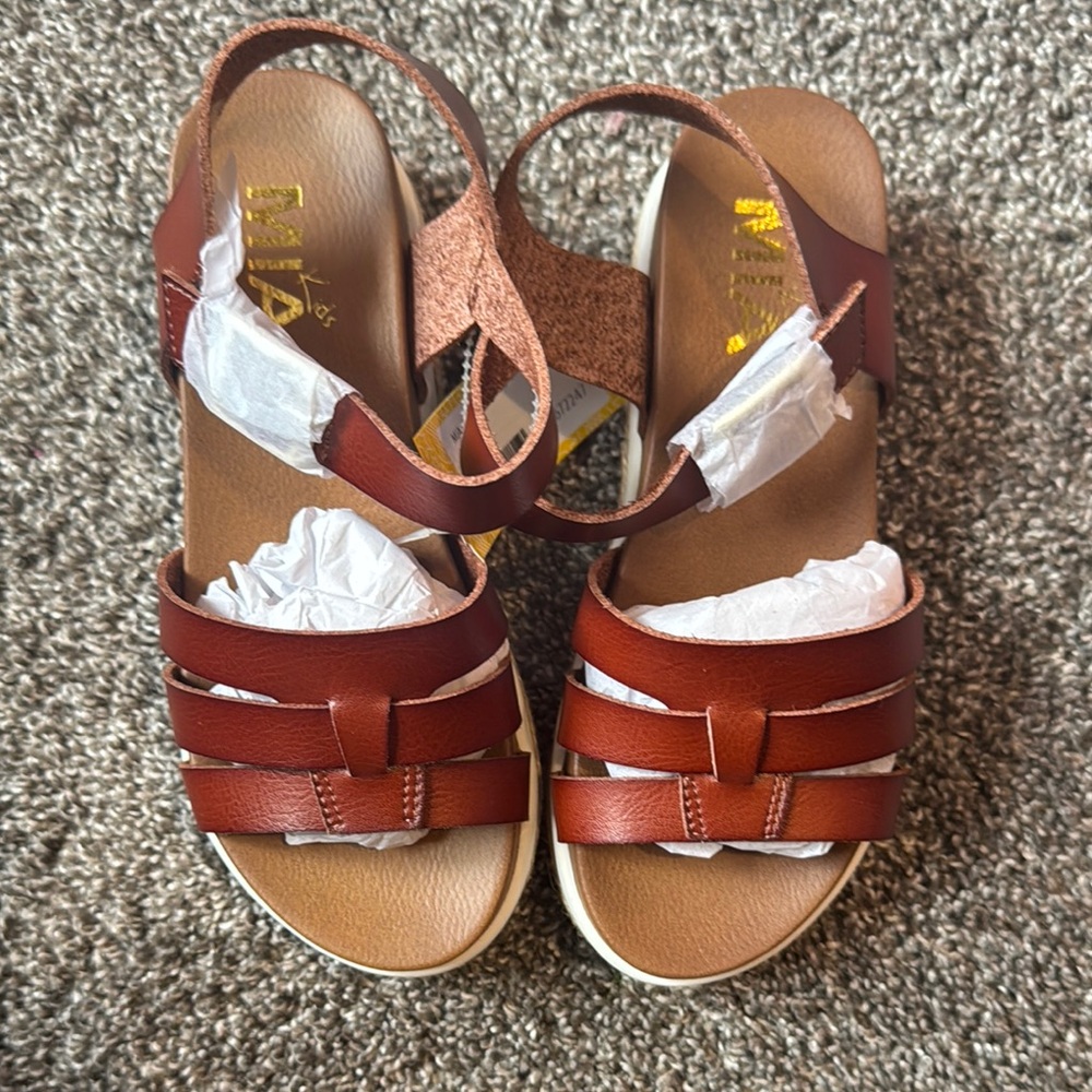 Brown Leather Kids Sandals Size 1 MIA kids